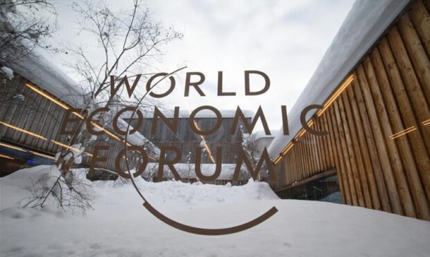 تاکید چین در «مجمع جهانی اقتصاد» بر باز بودن و مخالفت با حمایت گرایی تجاری
